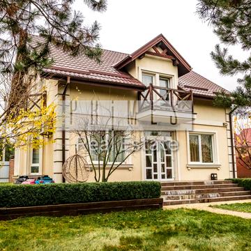 Центральна вул.