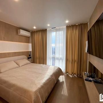 Романа Левицького вул., 4