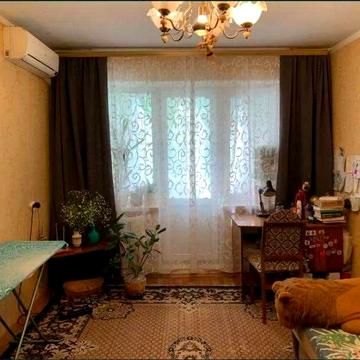 Продам 3-кімнатну квартиру з ремонтом на вул. Героїв Прикордонників !