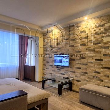 Ентузіастів вул., 11/1