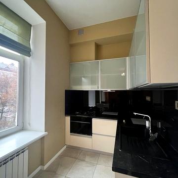 Ділова вул. (Димитрова), 16