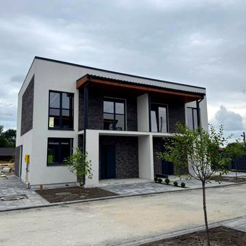 7-ма Озерна, 1