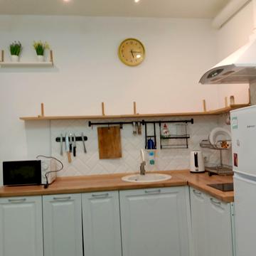 Героїв Небесної Сотні просп., 16