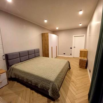 Джона Маккейна вул. (Івана Кудрі), 1