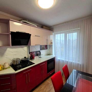 Продаю 2 комнатную квартиру на Космонавтов! а1