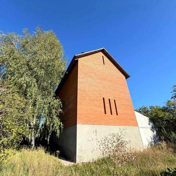 Здача будинку з великою ділянкою