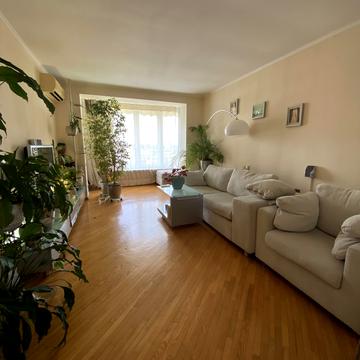 Генерала Генадія Воробйова вул. (Курська), 12-Б