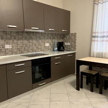 Середньофонтанська вул., 35