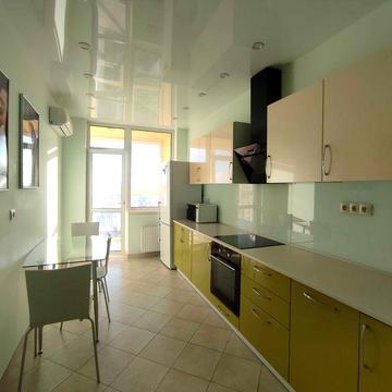 Продаж видової світлої квартири, Позняки, Драгоманова, 2Б