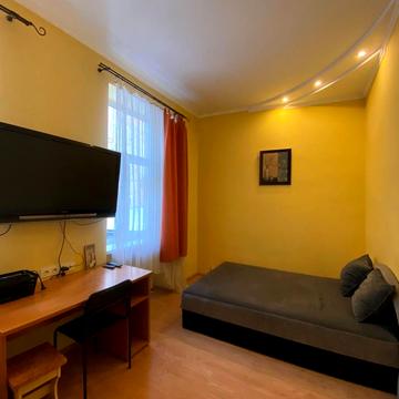 Степана Томашівського вул., 3