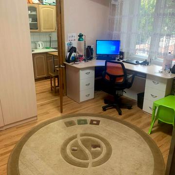 Стовпова вул., 81