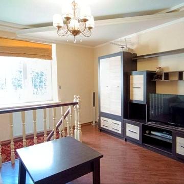 2 кімнатна, гарний стан, подвіря, Залізничний район!