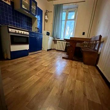 Продам полнометражную 2х ком. кв-ру в центре, пр..Соборный 2/5