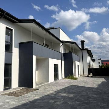 Остромирська вул.