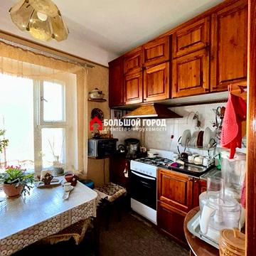 Чарівна вул., 105