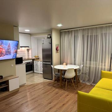 Незалежної України вул. (40 років Радянської України), 111