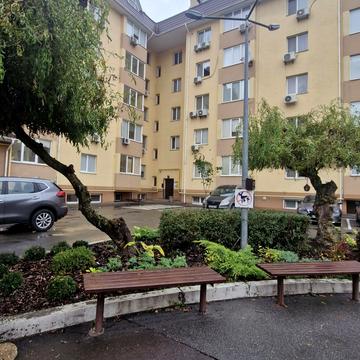 Лесі Українки вул., 6