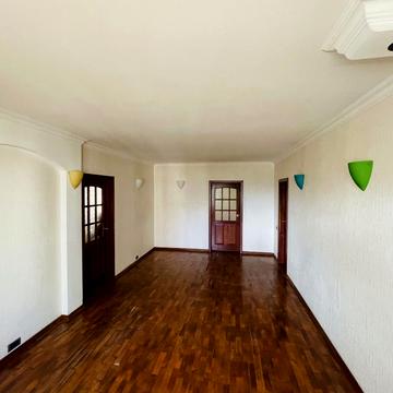 Миколи Лаврухіна вул., 7