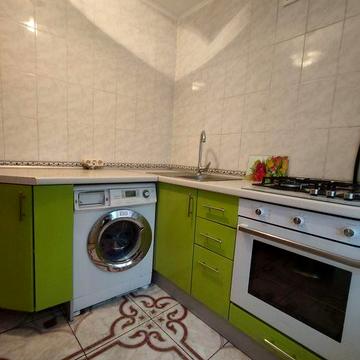 Продаж двокімнатна квартира