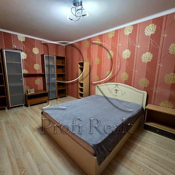 Вадима Гетьмана вул., 44