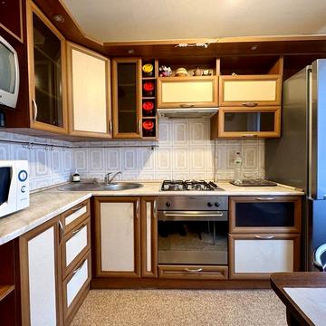 Академіка Янгеля вул., 22