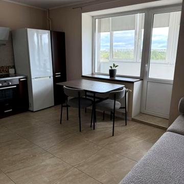 Академіка Корольова вул., 16/1