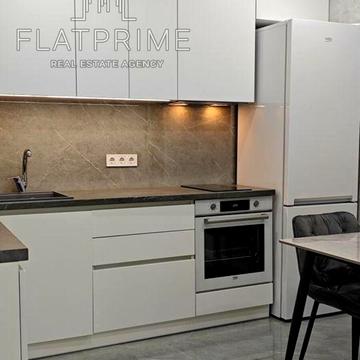 Причальна вул., 12