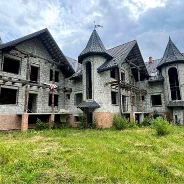 Таунхауси Татарів 10 км від Буковелі