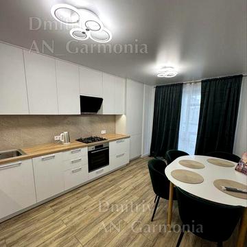 2-К Макдональдс, Первая сдача