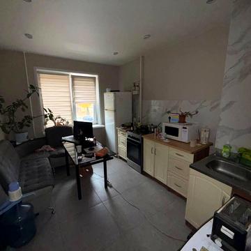 Набережна Перемоги вул., 118