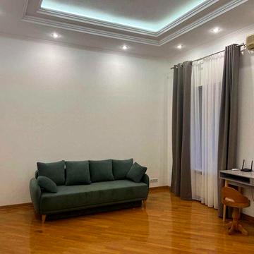 Івана Франка оренда чудової 1-но кім центр метро