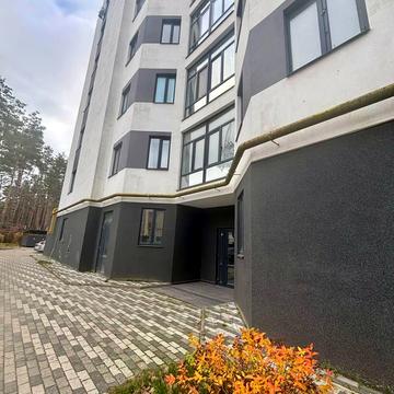 Мисливська вул., 24