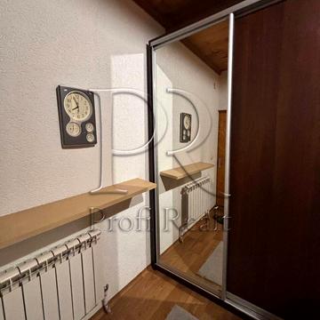 Богдана Хмельницького вул., 19