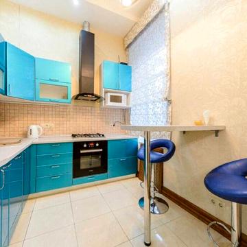 Ярославів Вал вул., 21