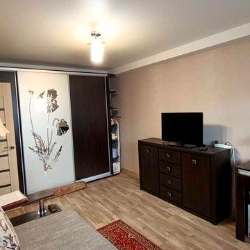 Продам 1-о комнатную на правом берегу