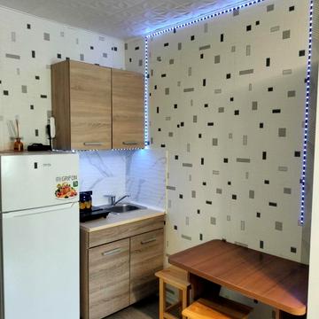 Добровольців пров., 10