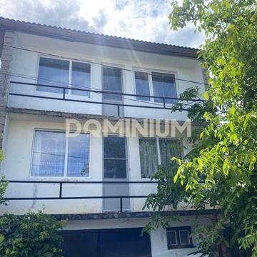 Продається будинок у м. Хуст