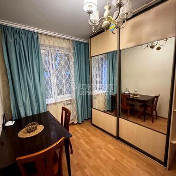 Архітекторів вул., 32