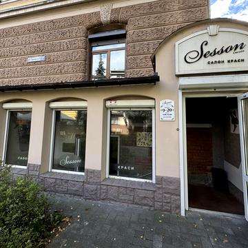 Михайла Грушевського вул., 37