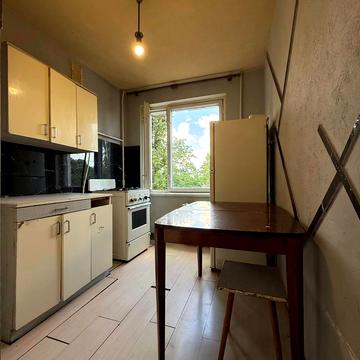 Бреуса вул., 16