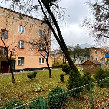 Угорська вул., 22