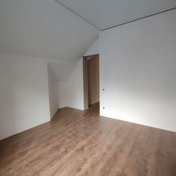 Полтавська вул.