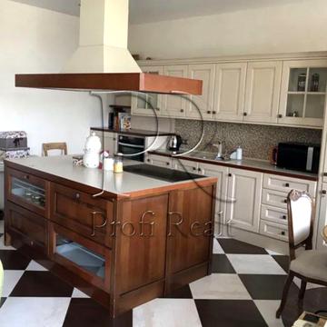 Саксаганського вул., 121