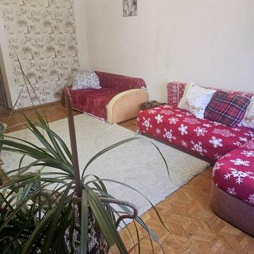 СДАМ на длительный срок2комн сталинку в центре3/5