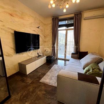 Круглоуніверситетська вул., 13