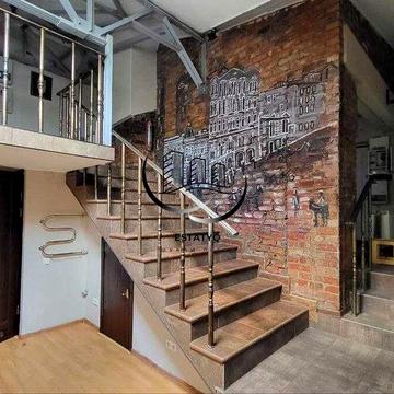 Оренда 5-ти кімнатної квартири в центрі міста.