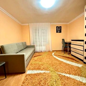 ЦЕНТР! Здам СВІЖУ 1 кімнатну, КИЇВСЬКА (ТЕАТРАЛЬНА ПЛОЩА), новий диван