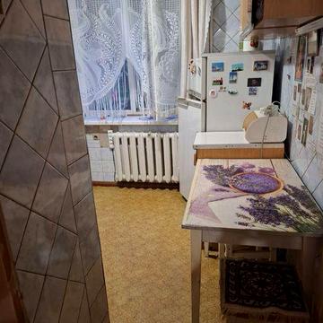 Продам 2- х кімнатну квартиру С. Петлюри !