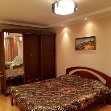 Оренда однокімнатної квартири в місті Херсон . Центр .