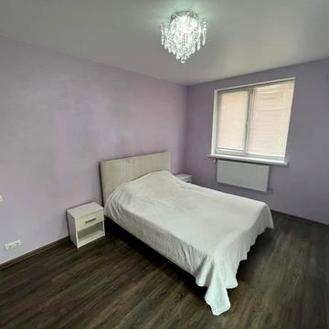 Олега Антонова вул. (Карла Маркса), 12а